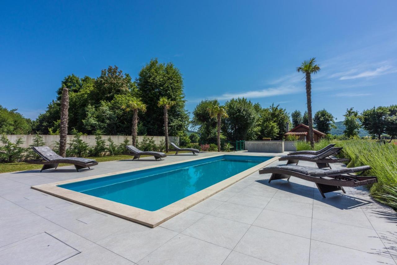 Villa Palma With Heated Private Pool Podhum Kültér fotó