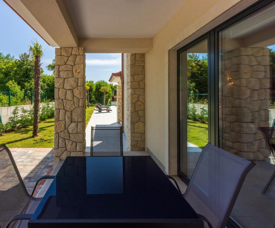 Villa Palma With Heated Private Pool Podhum Kültér fotó