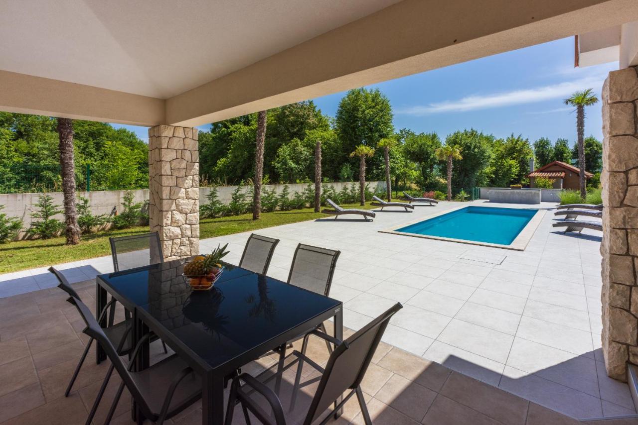 Villa Palma With Heated Private Pool Podhum Kültér fotó